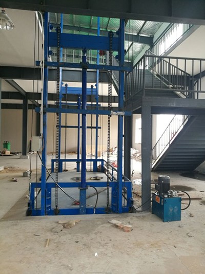 液压升降平台应用领域_液压升降平台分类_遂宁市大吨位升降货梯如何操作